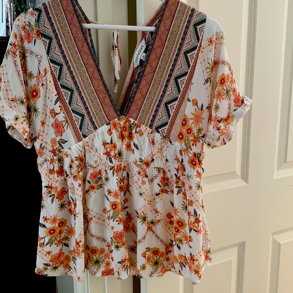 Davi & Dani Floral Top